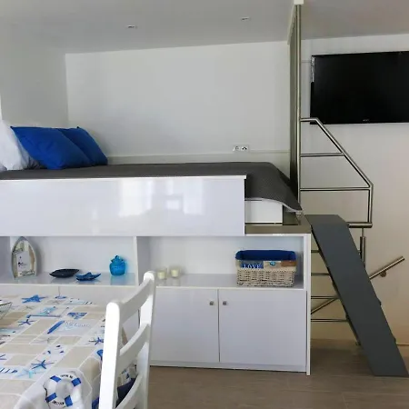 One Bedroom At 500 M Away From The Nazaré