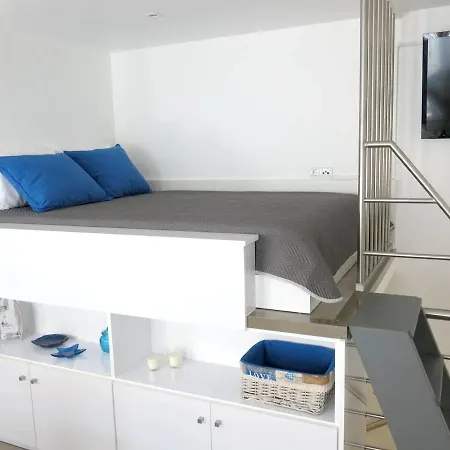 One Bedroom At 500 M Away From The Apartament Nazaré